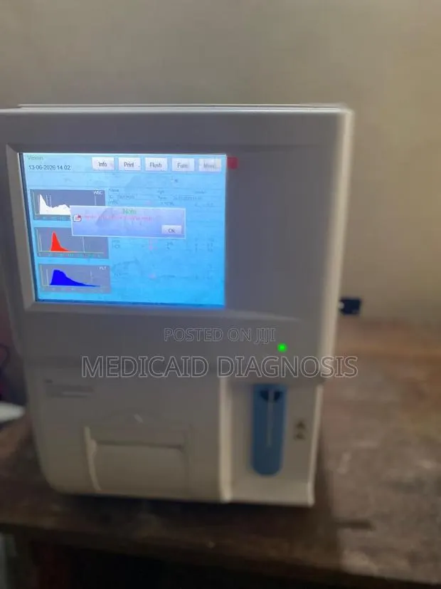 3-Parts Automatic Hematology Analyzer · Photo 1
