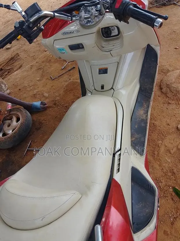 Yamaha 2020 Brown · Photo 1