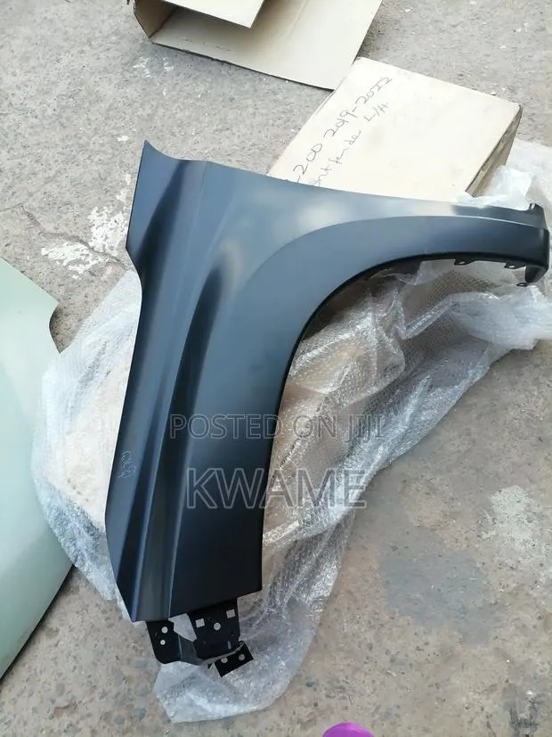 Mitsubishi L200 2019 - 2022 R/H Front Fender · Photo 1