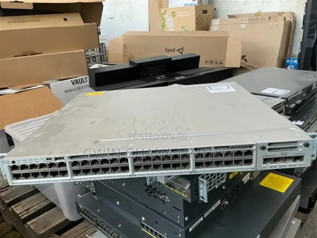 Cisco Catalyst C3850-48t-S .48port Gigabit Switch+ 2x10GB +2x1gb Sfp. · Photo 1