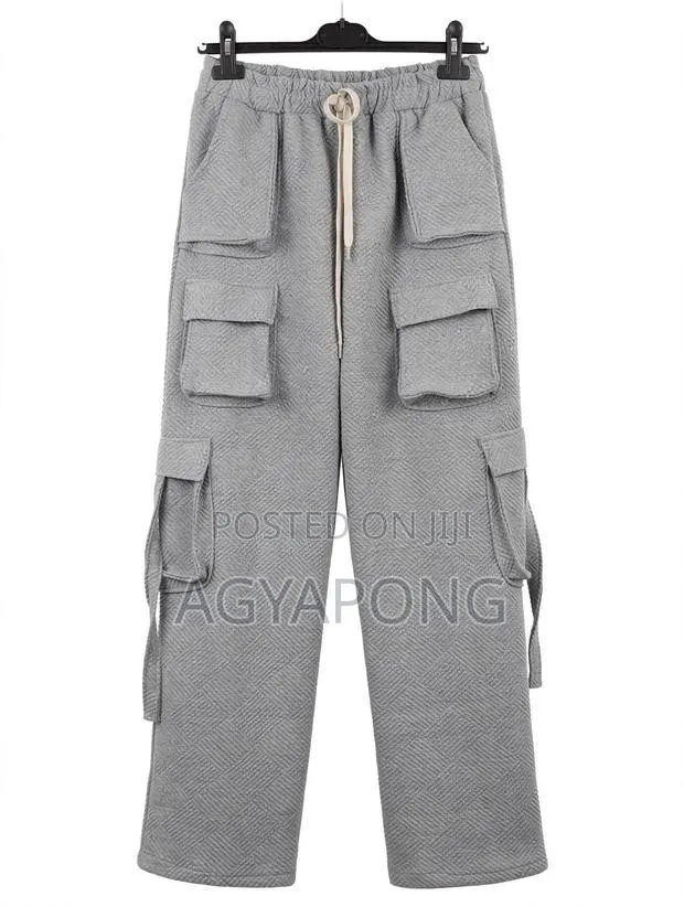 Cargo Pants · Photo 1