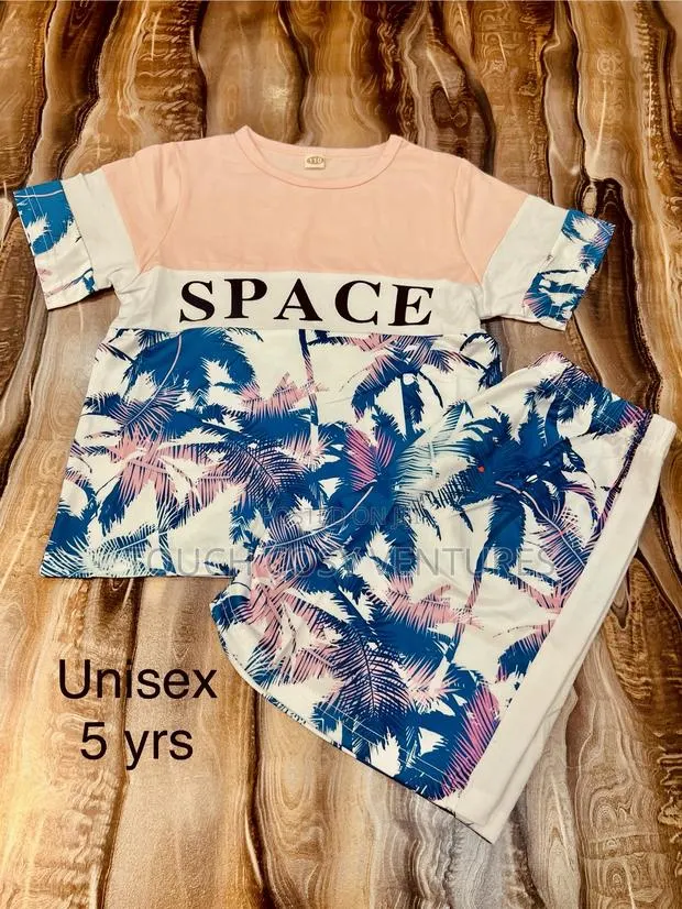 Unisex Top and Short for Kids · Photo 1