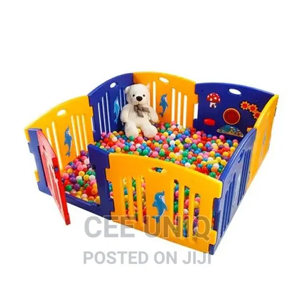 8 Panels Safety Play Center Yard · Photo 1