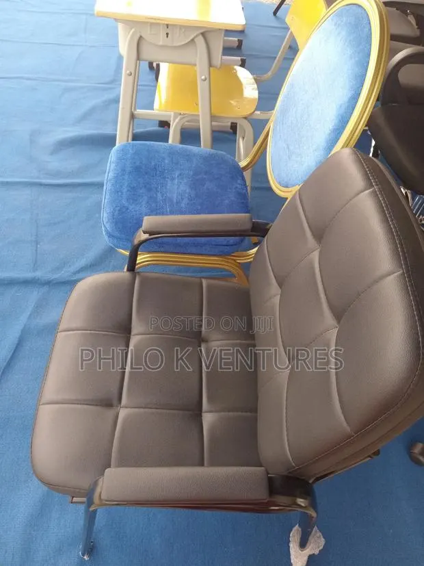 Mesh Swivel Chair · Photo 1