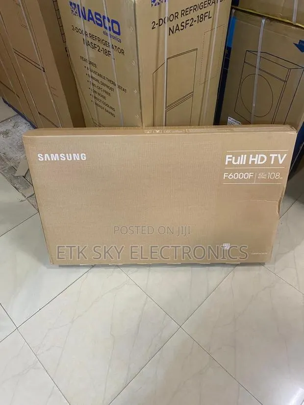 Samsung 43” Smart Full HD Television · Photo 1