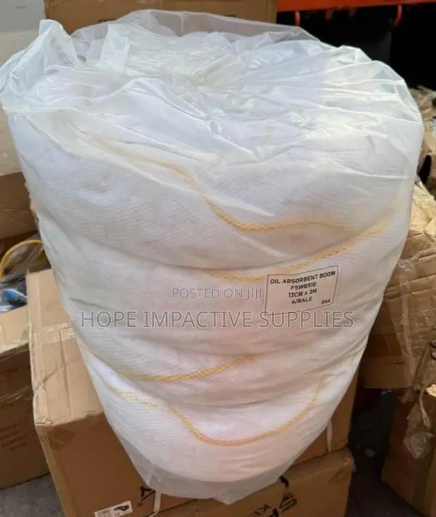 Heavy Duty Oil Absorbent Boom Pad. (13cm * 3m) · Photo 1