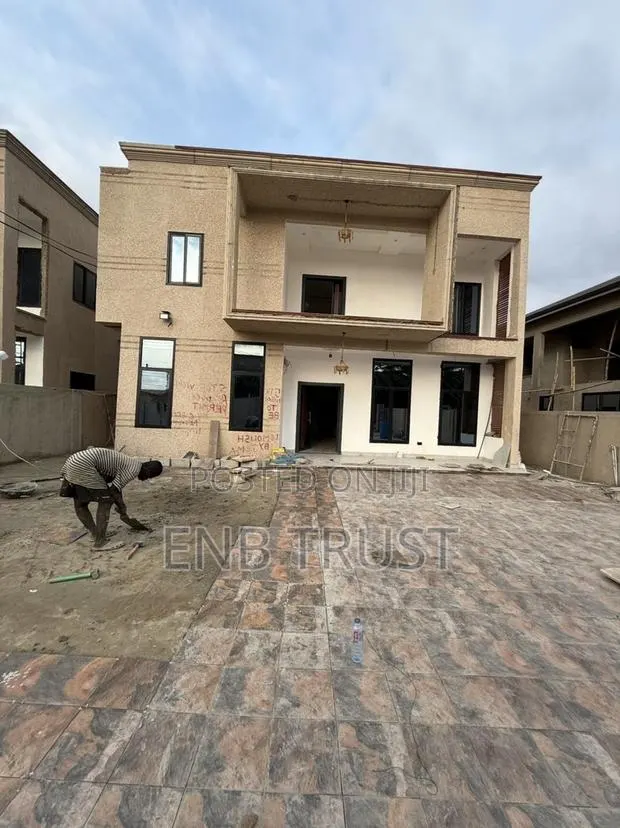 4bdrm Duplex in Ashongman Estate, Police Station for sale · Photo 1