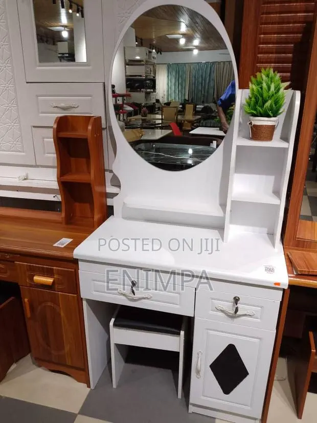 Dressing Mirror · Photo 1