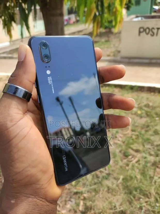 Huawei P20 128 GB Black · Photo 1
