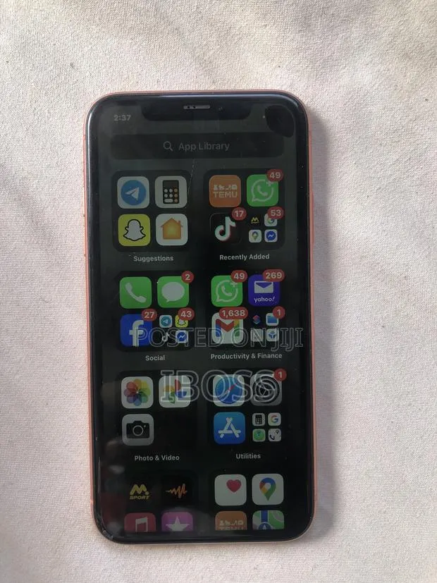 Apple iPhone XR 128 GB Pink · Photo 1