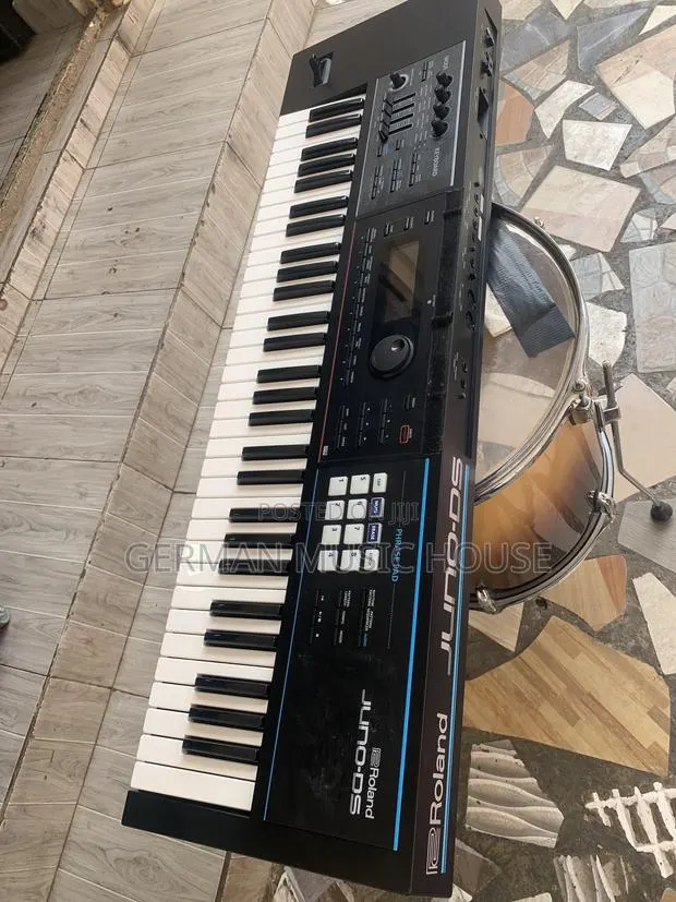 Juno Ds 61 Keys · Photo 1