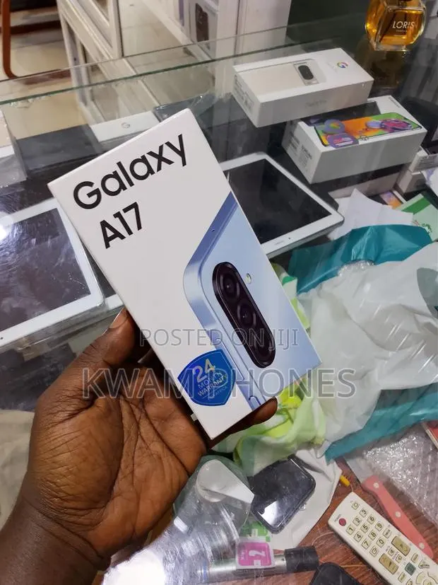 New Samsung Galaxy A17 128 GB Black · Photo 1