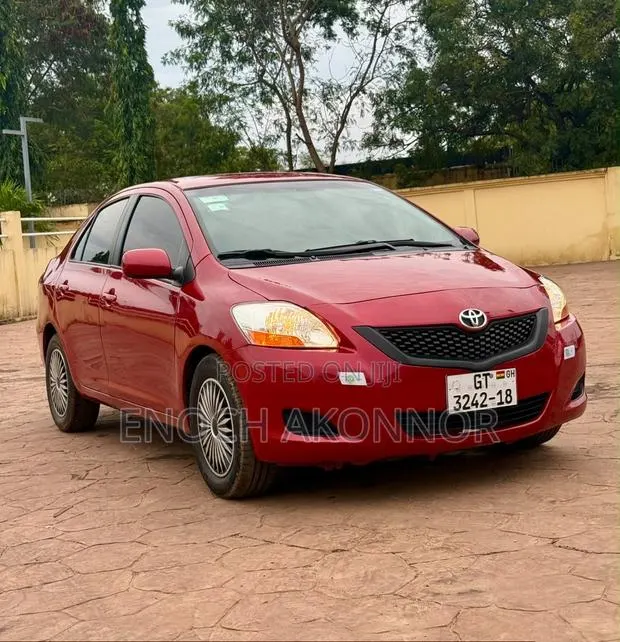Toyota Yaris · Photo 1