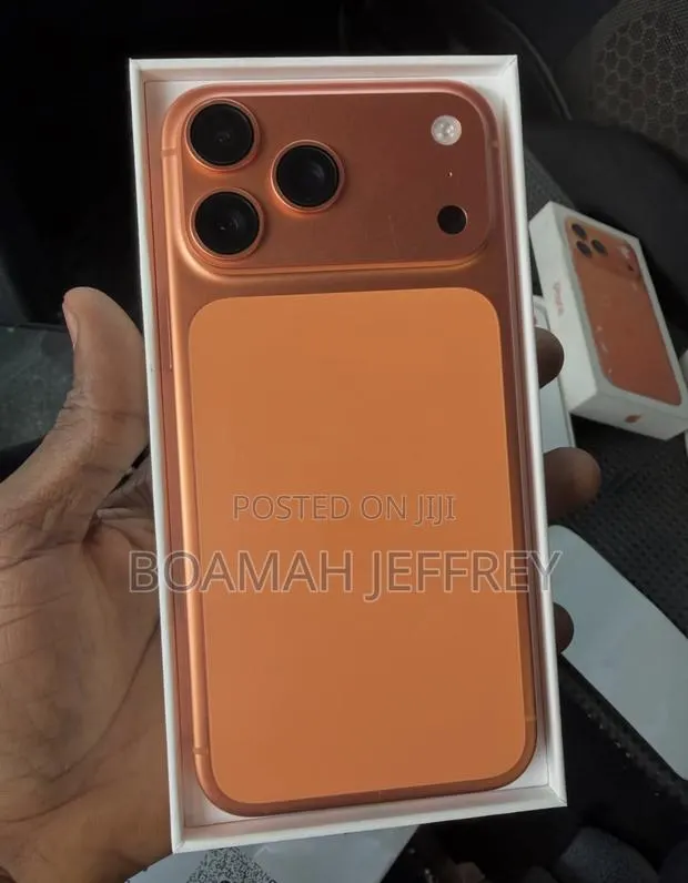 Apple iPhone 17 Pro Max 512 GB Orange · Photo 1