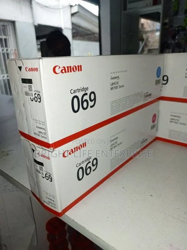 Canon 069 Original Toner Cartridge · Photo 1