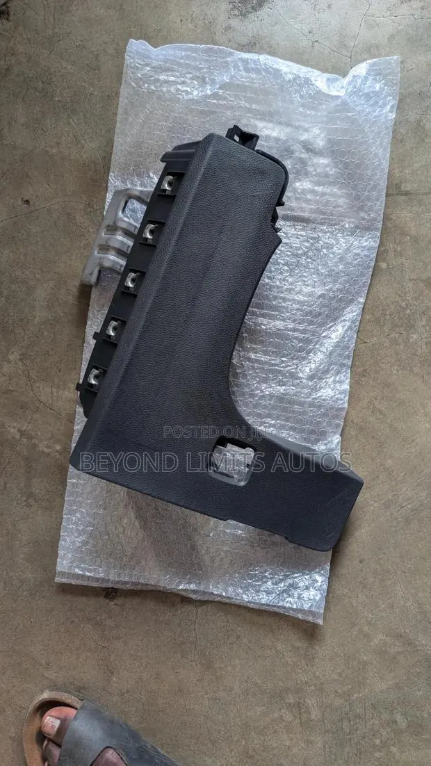 Honda CRV CR-V 2023,2024,2025 Knee Air Bag / Knee Airbag · Photo 1