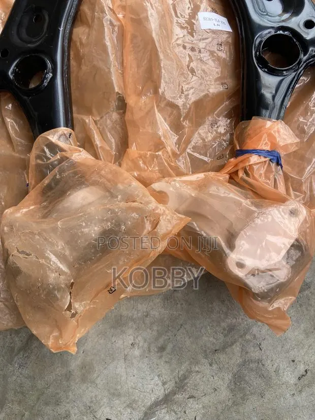 Honda CR-V / CRV 2017-2018,2019,2020 Lower Arm / Control Arm · Photo 1