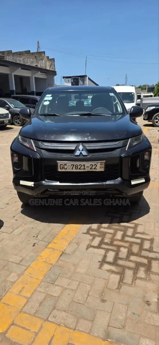 Mitsubishi L200 2022 Black · Photo 1