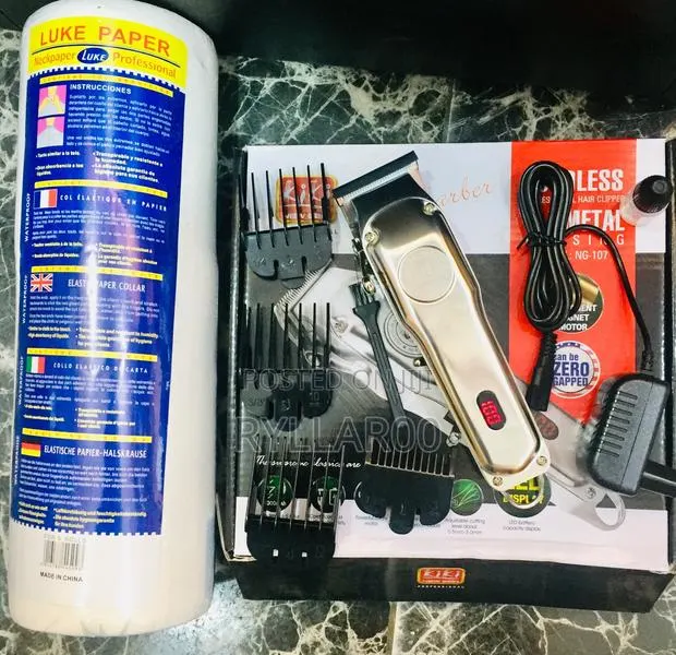 Kiki Professional Hair Clipper and Neckroll · Photo 1