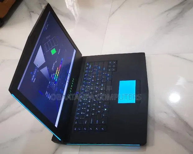 Laptop Dell Alienware 17 R5 16GB Intel Core I7 SSD 512GB · Photo 1