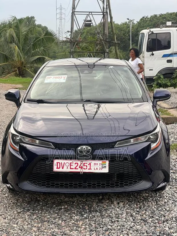 Toyota Corolla LE 2022 Blue · Photo 1