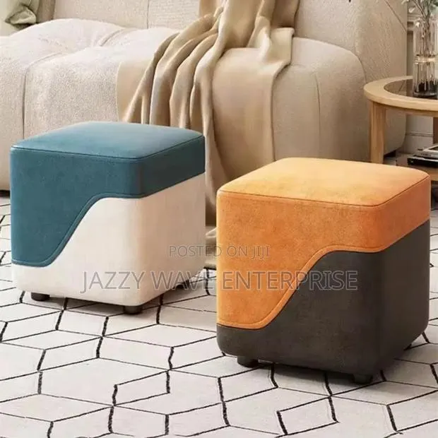 Modern Stool Chair · Photo 1
