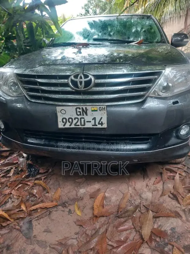 Toyota Fortuner 3.0 D AWD 2014 Gray · Photo 1