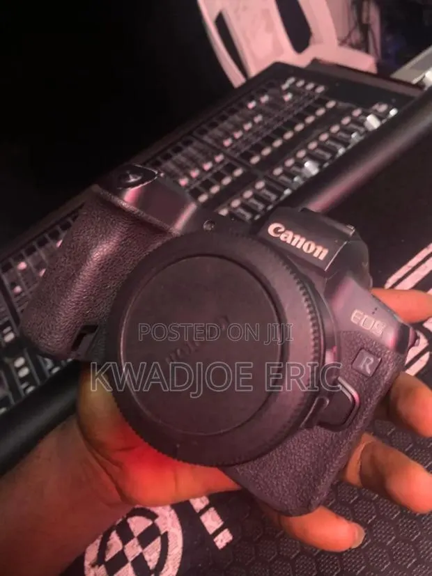 Neat but Slightly Used Canon R for Sale · Photo 1