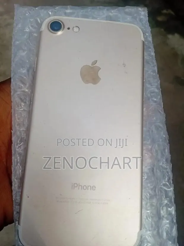 Apple iPhone 7 128 GB Gray · Photo 1