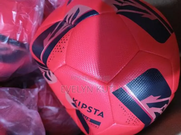 Red Kipsta Football · Photo 1