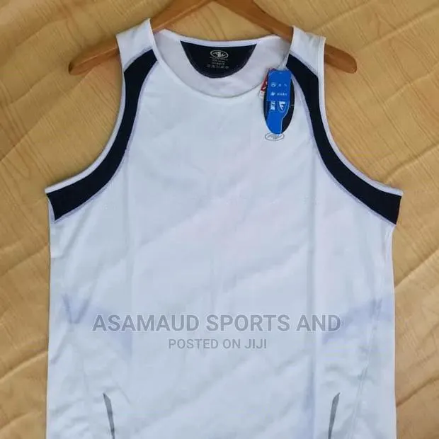 Original Sleeveless At Cool Price · Photo 1