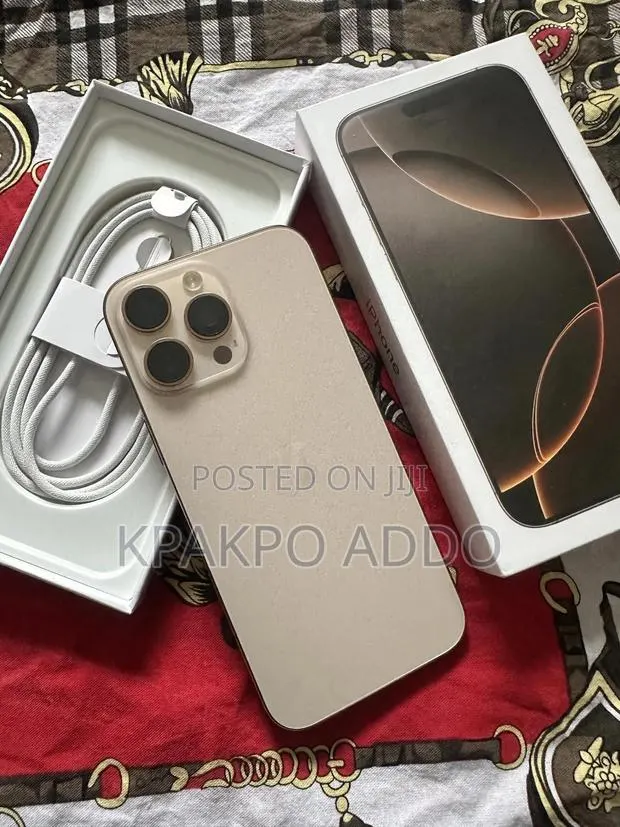 Apple iPhone 16 Pro Max 512 GB Gold · Photo 1