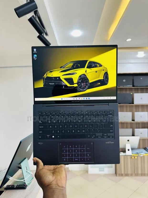Laptop Asus Zenbook 14 8GB Intel Core i5 SSD 512GB · Photo 1
