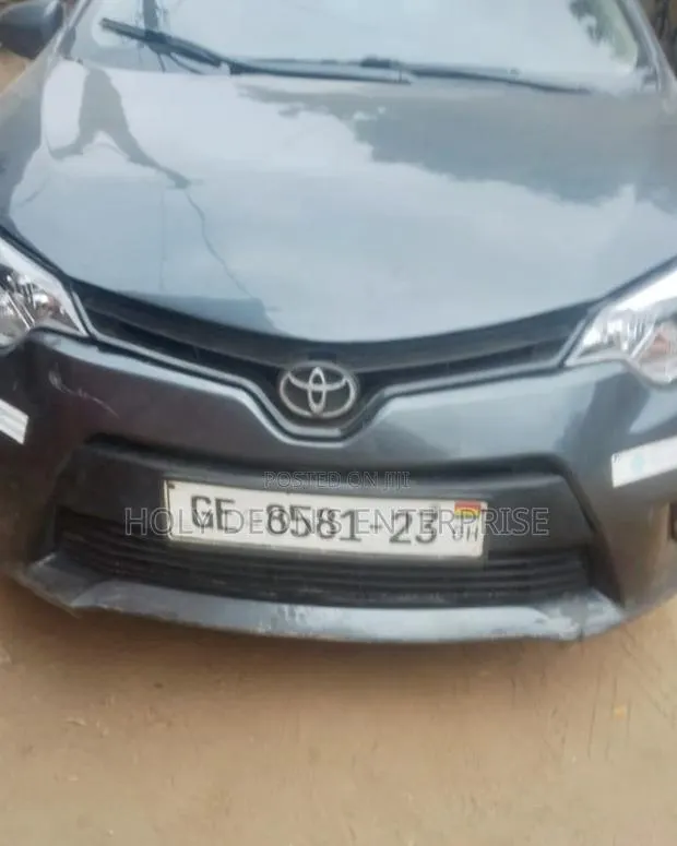 Toyota Corolla LE 4dr Sedan (1.8L 4cyl CVT) 2016 Gray · Photo 1