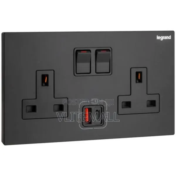 Legrand Double Socket With Usb-type C · Photo 1