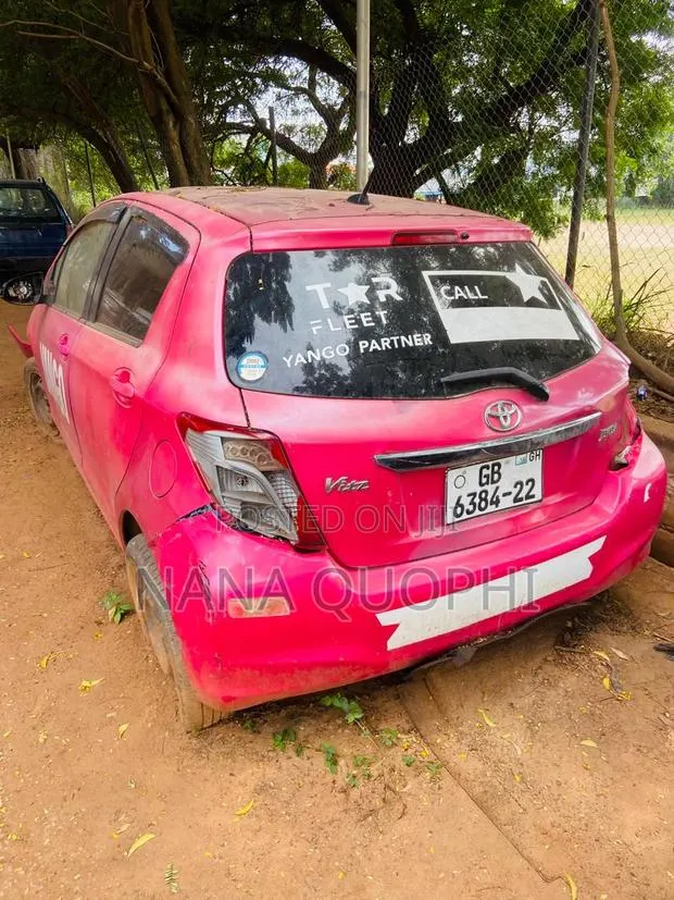 Toyota Vitz 2012 Pink · Photo 1