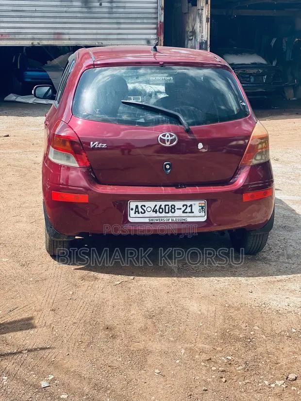 Toyota Vitz 1.0 FWD 3dr 2010 · Photo 1