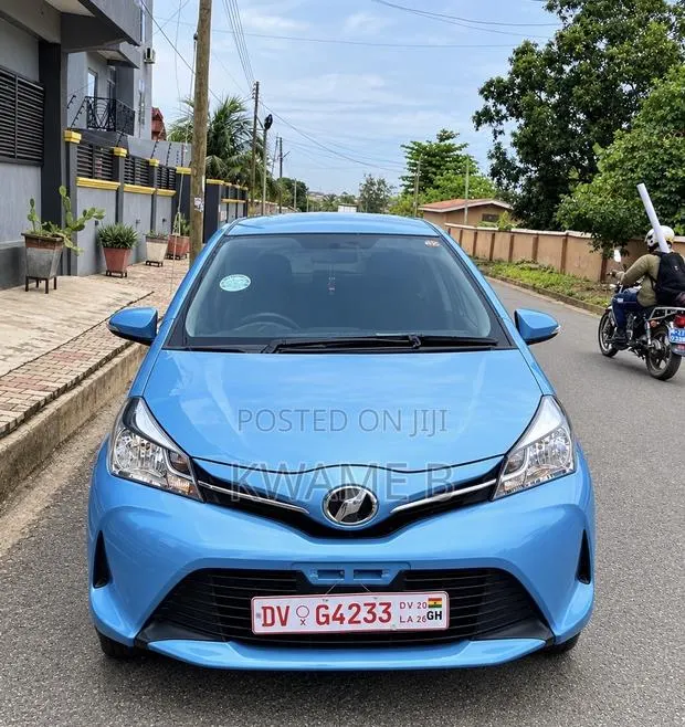 Toyota Vitz 1.3 FWD 5dr 2015 Blue · Photo 1