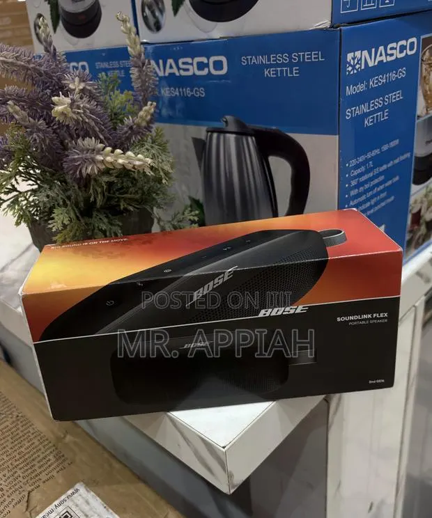 Super Classic Bose Soundlink Flex Portable Bluetooth Speaker(Black) · Photo 1