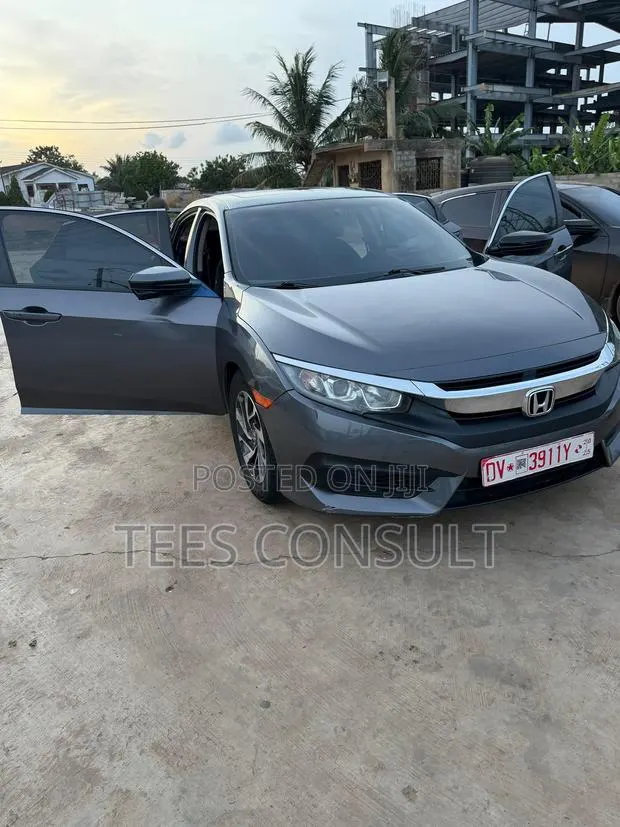 Honda Civic 2018 Gray · Photo 1