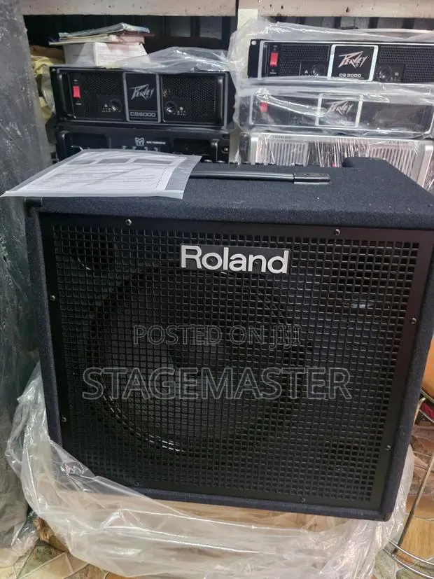 Roland Kc-600 Keyboard Combo · Photo 1