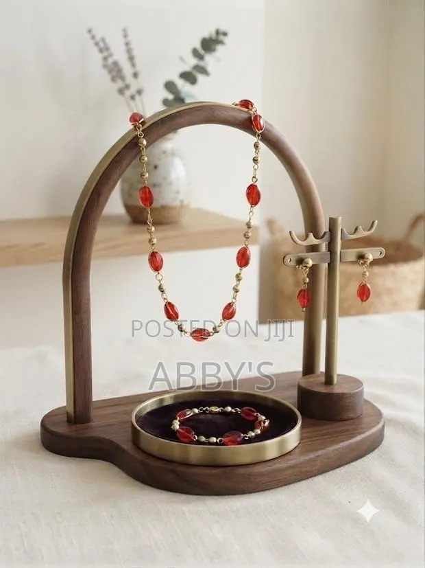 Quality and Beautiful Necklace,Earrings Bracelet · Photo 1