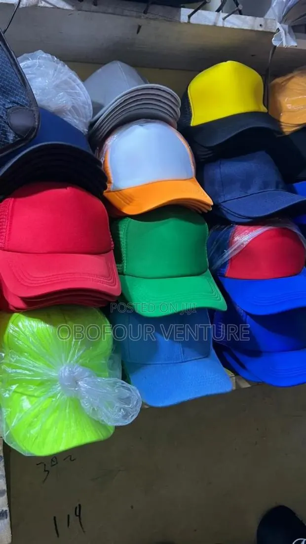 Quality Plain Caps Now Available in Multiple Colours · Photo 1