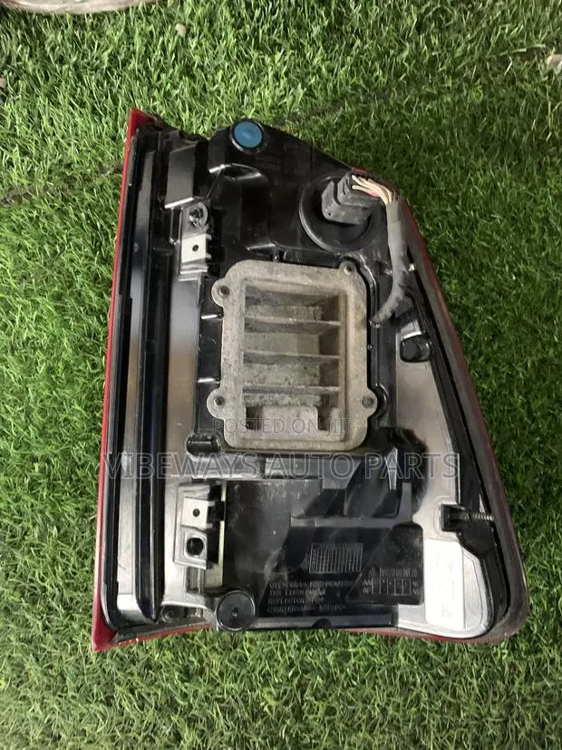 Dodge Ram 1500 2019-2020-2022-2023 Taillight With Charger Original · Photo 1