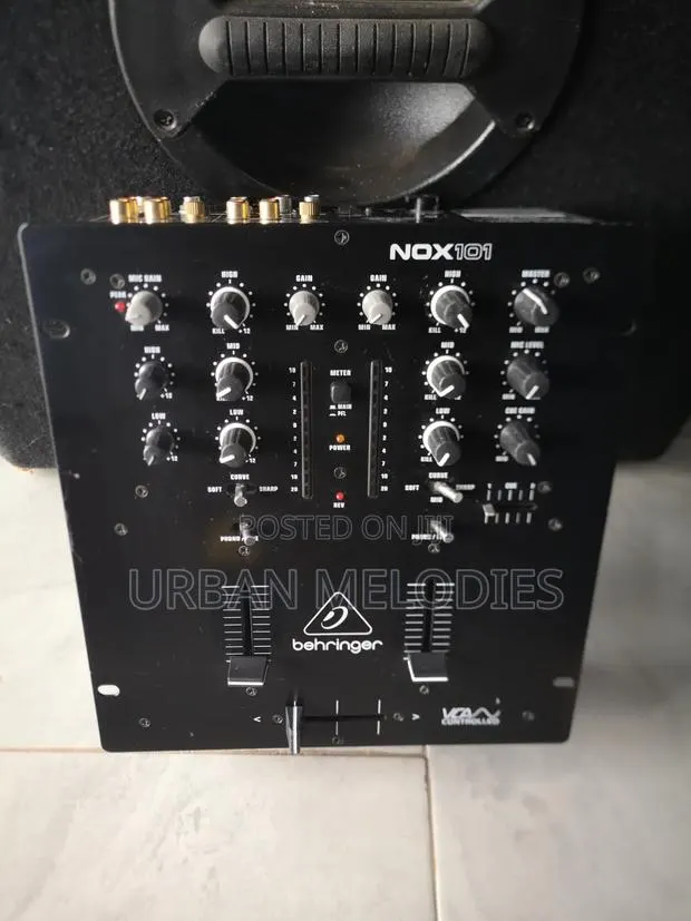 Behringer Pro Mixer Nox101 · Photo 1