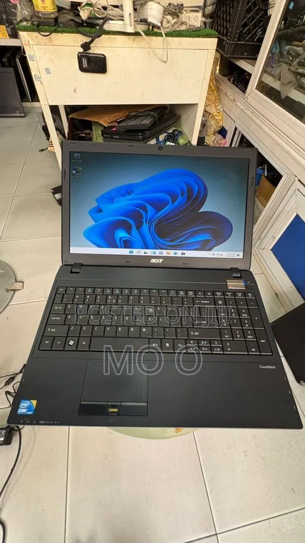 Laptop Acer TravelMate 8572 6GB Intel Core I3 HDD 500GB · Photo 1