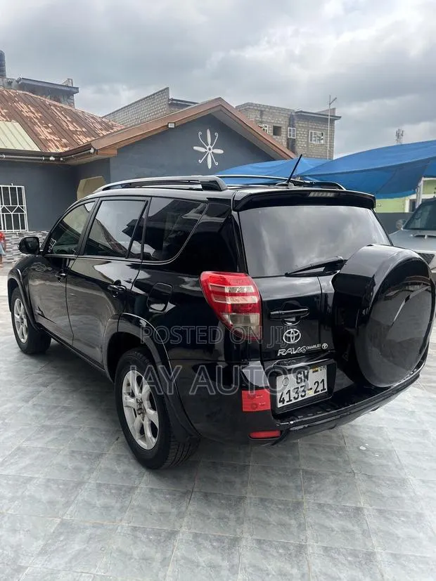 Toyota RAV4 2012 Black · Photo 1