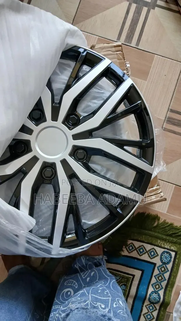 Universal Wheel Cover 17 Inch · Photo 1