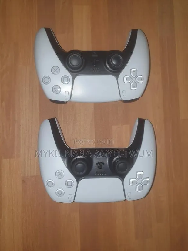 Foriegn Used Playstation 5 Controller · Photo 1