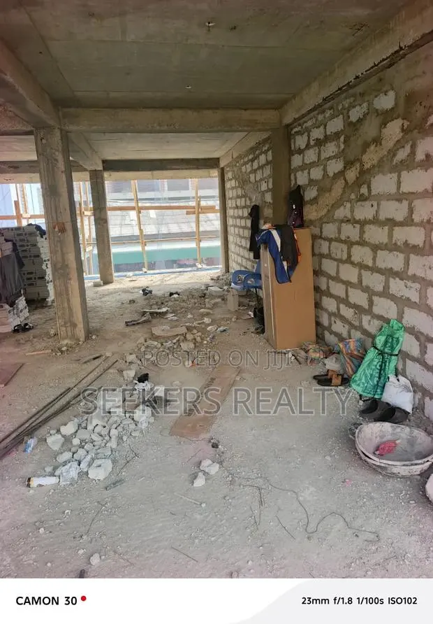 Newly Built Shops for Long Lease – Mokola Market, Accra · Photo 1